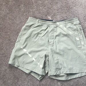 Men’s bird dogs size L 6” length uncle Bucks khaki shorts